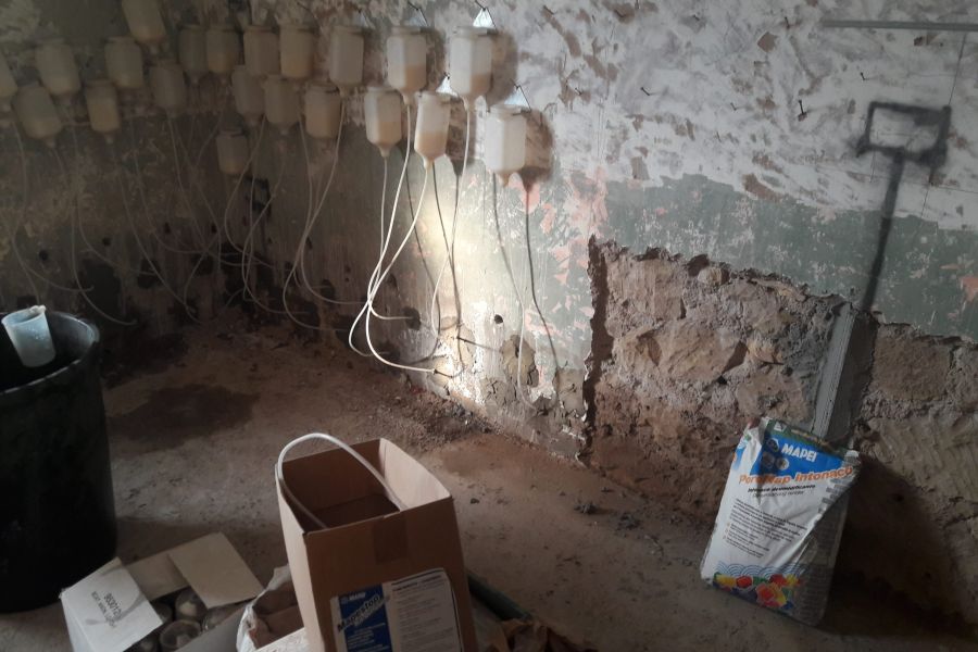 Deumidificazione con taglio chimico